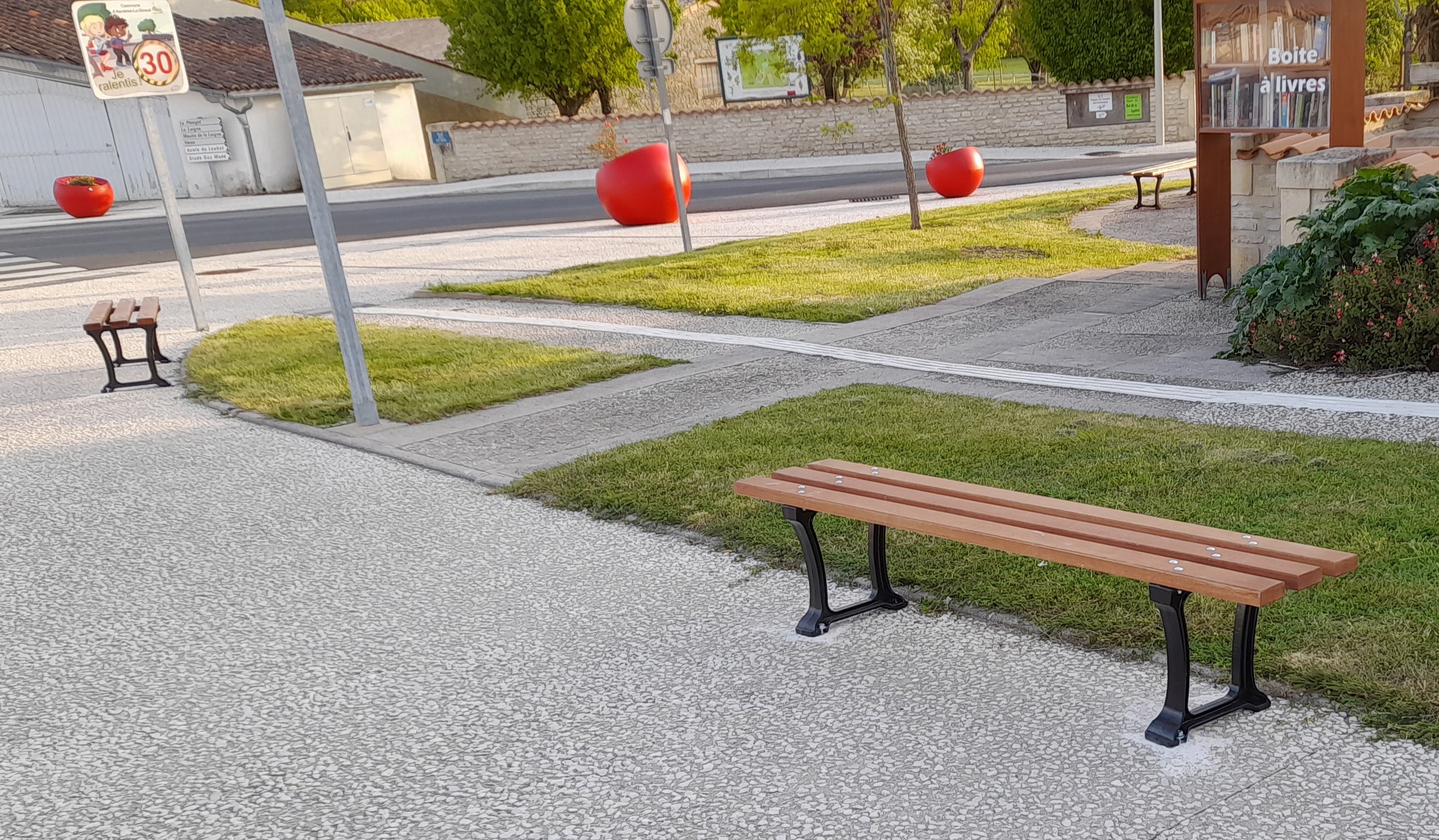 installation 10  bancs 2024 