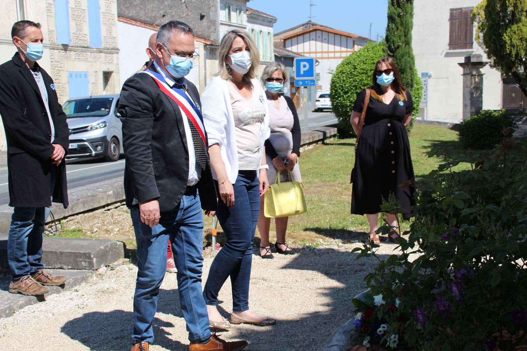 Dépôt de gerbe le 8 mai 2021