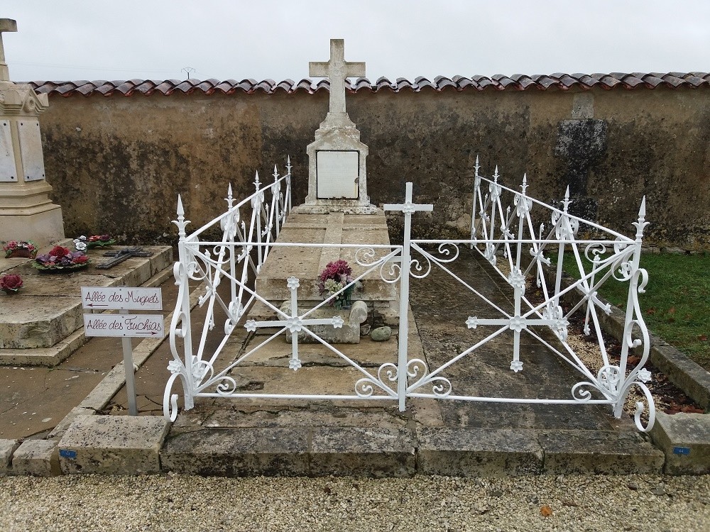 Tombe Curé PAPILLAUD