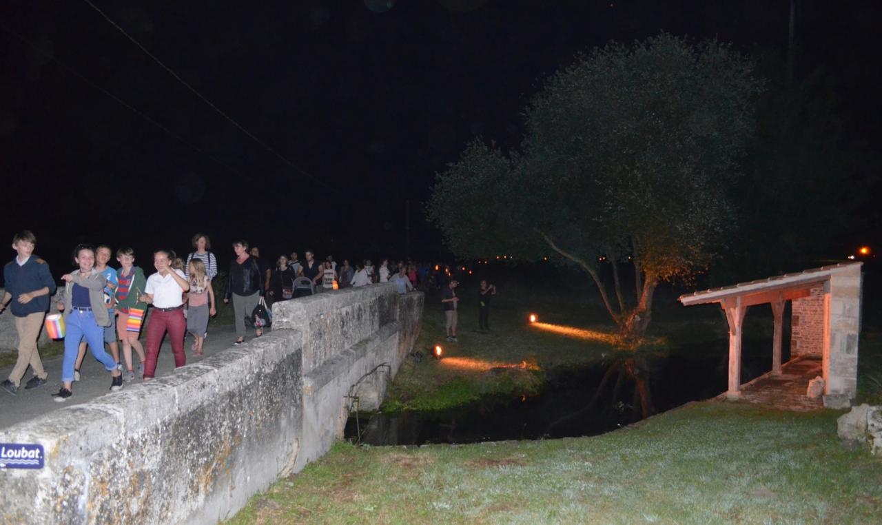 Des lampions dans la nuit de la frairie2017