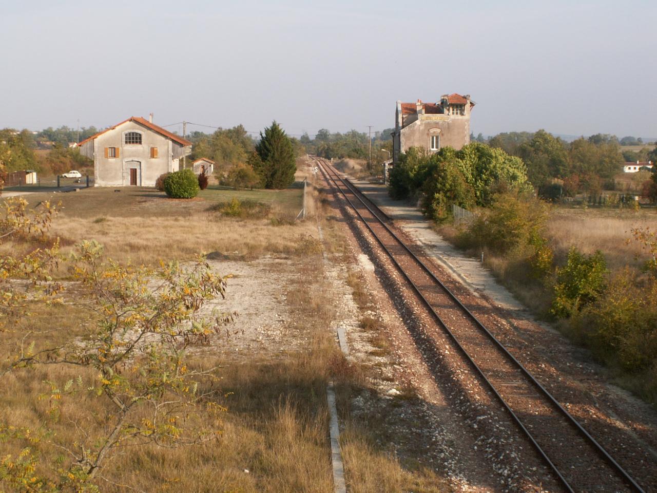 chemin de fer et ancienne gare