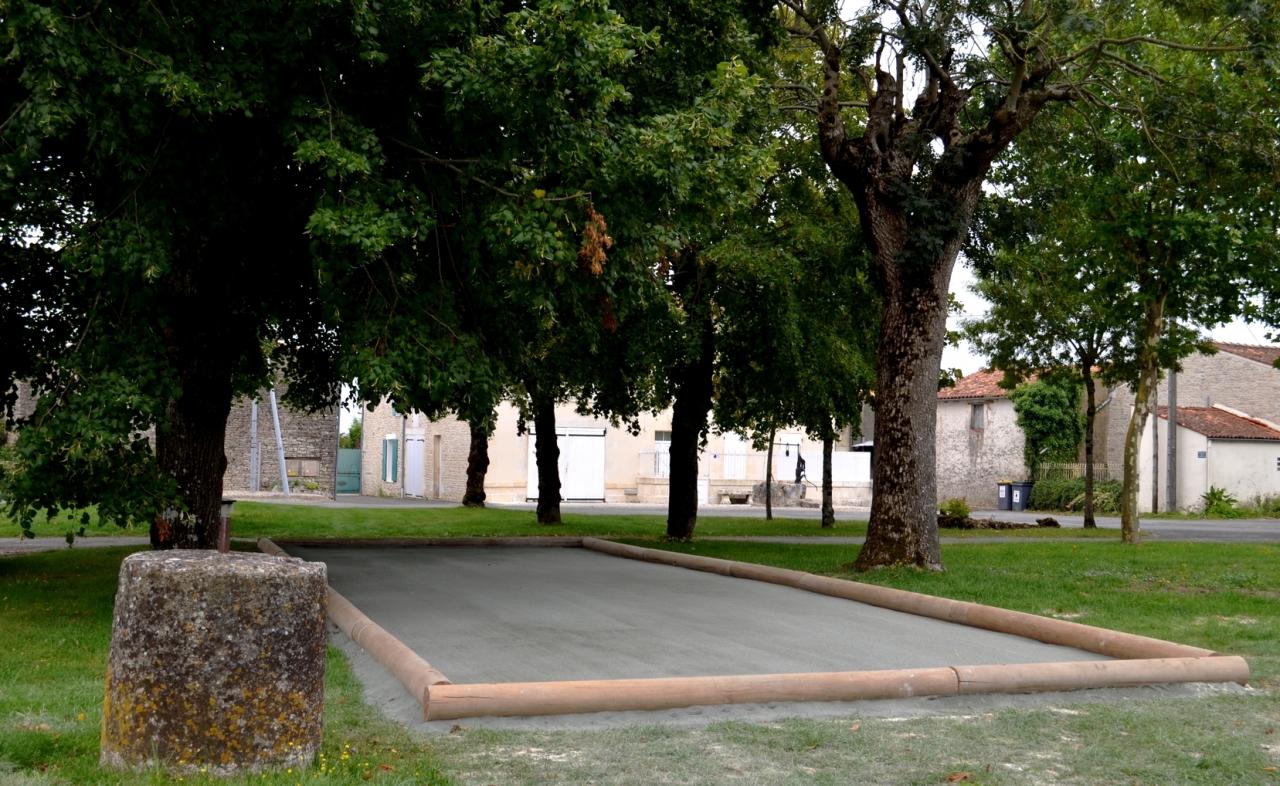 Le terrain de pétanque de La Giraud