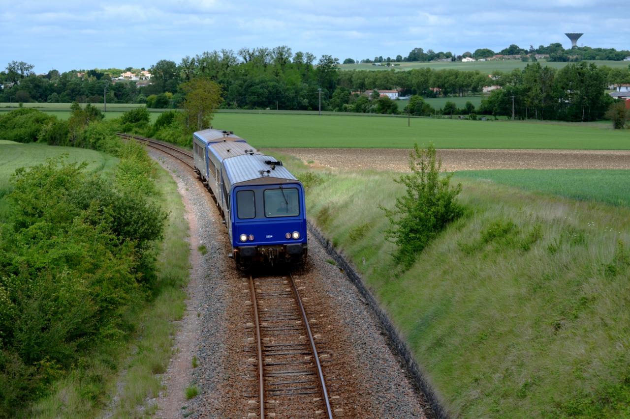 Un train vu du pont de La Primauderie