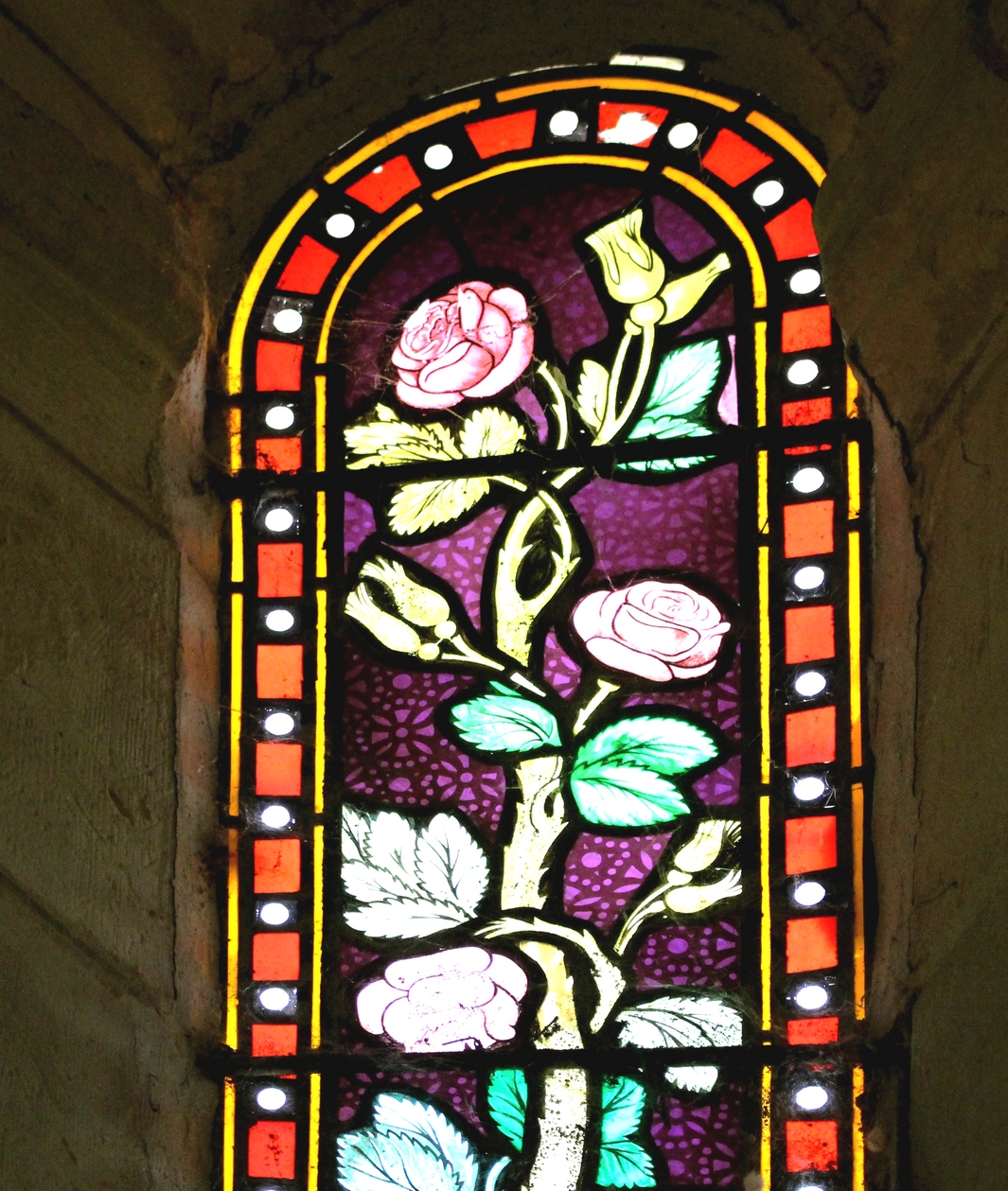Un vitrail de l'église Saint-Médard