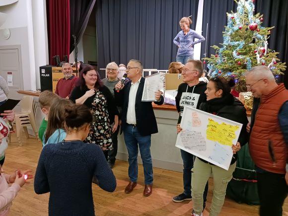 Photo noel2023 remise cadeaux